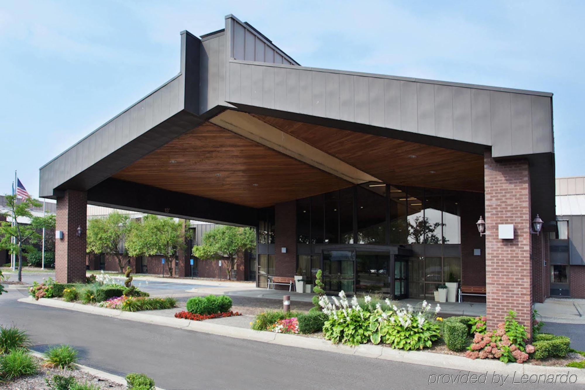 Holiday Inn Express Detroit-Warren/General Motors Technology Center By Ihg Exterior photo